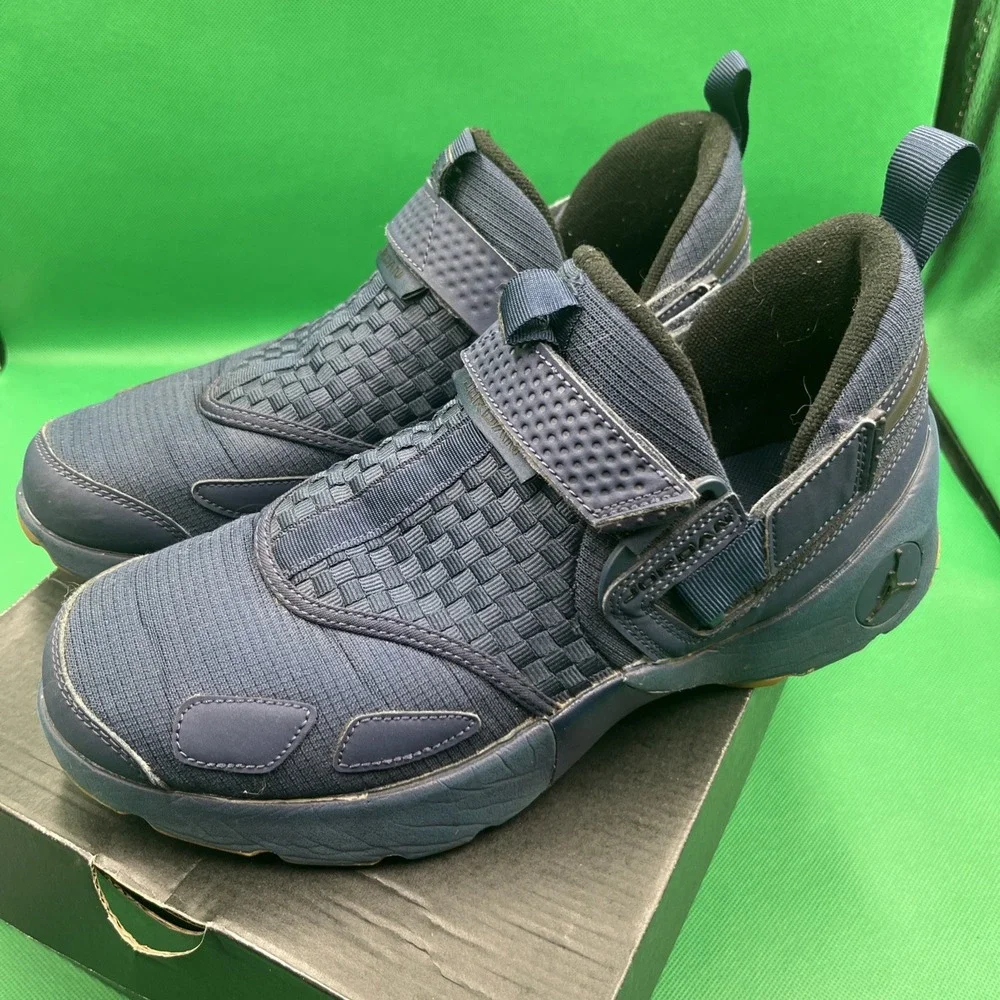 Size‎ 9- Men's Nike Air Jordan Trunner LX Midnight Navy 897992-401